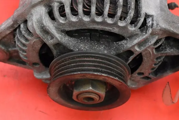 Vaihtovirtageneraattori Nissan Primera P11 1.6 16V 99-02 OEM 231002F010 image 3