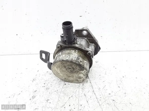 Broms vakuumpump Renault Scenic 2012 1500DCI 8201005306B image 3