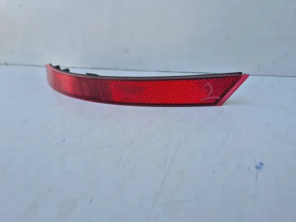 Audi A4 B9 15-19 Takana Vasen Heijastin 8W0945105D image 3