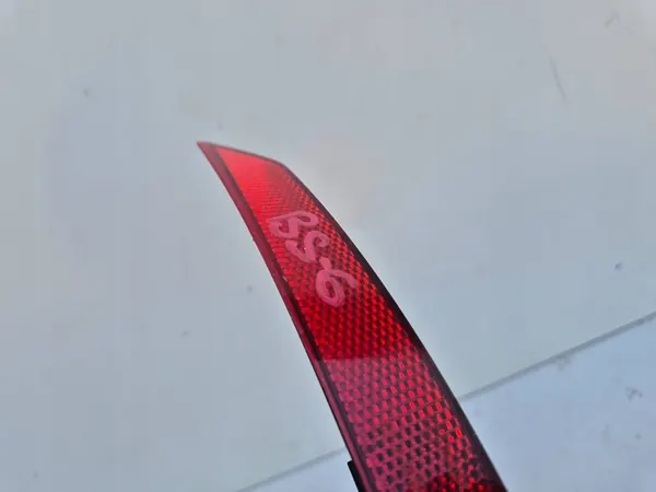 Audi A4 B9 15-19 Takana Vasen Heijastin 8W0945105D image 5