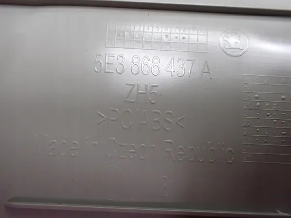 USB/AUX-portfodral OEM 5E3868437A för Skoda Octavia IV image 3