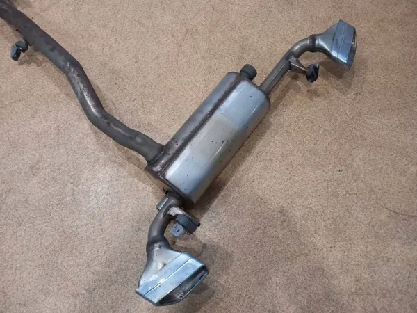 BMW 5 G31 Pakoputki Vaimenninputki OEM 8586756 image 3