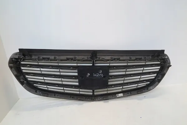 MERCEDES E W212 Front Grill A2128801383 image 6