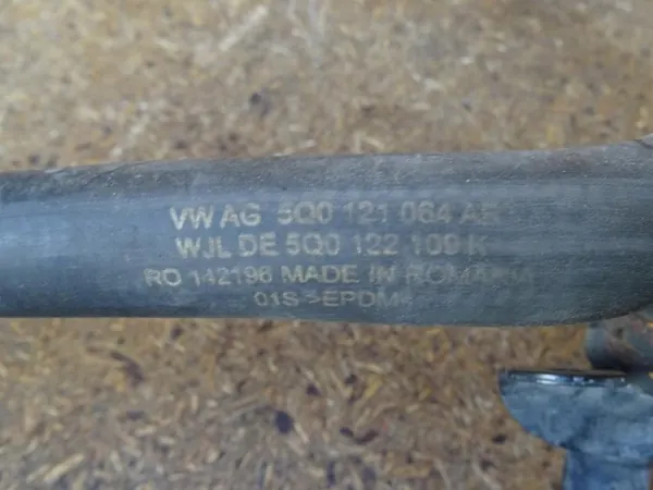 A3 8V GOLF VII LEON III 1.6 TDI Vesijohto 5Q0121064AR image 2