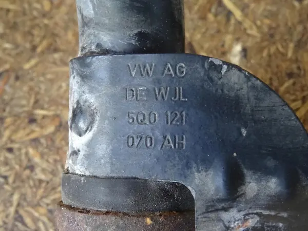 A3 8V GOLF VII LEON III 1.6 TDI Vesijohto 5Q0121064AR image 3