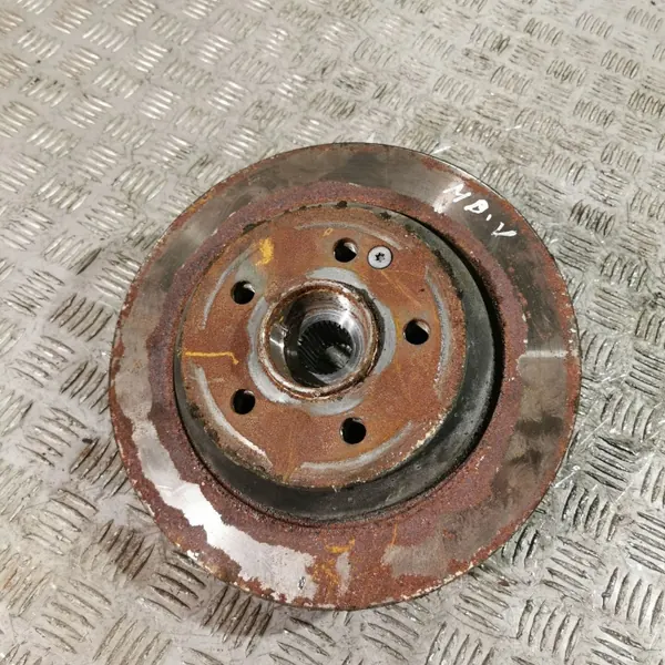 Mercedes-Benz takapyörän navan OEM UTO33689 image 2