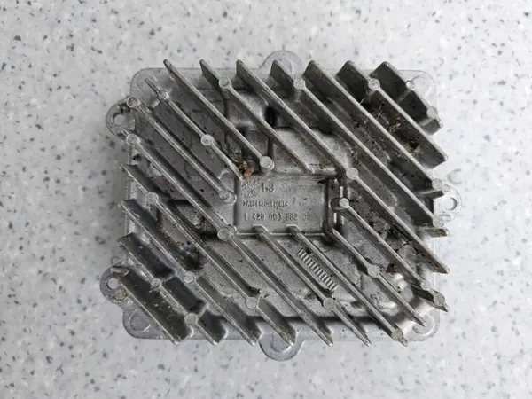 Module Convertisseur Phare LED Maserati Grecale OEM 6701764600 image 2