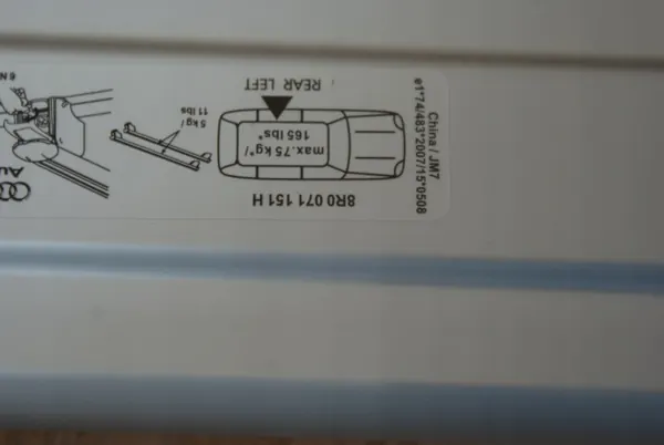 Barra de techo izquierda derecha OEM 8R0807151D Audi Q5 8R0 image 3