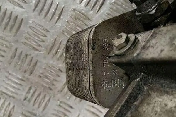 Oljefilterfäste BMW 3 TOURING (E91) 2.0L Diesel image 4