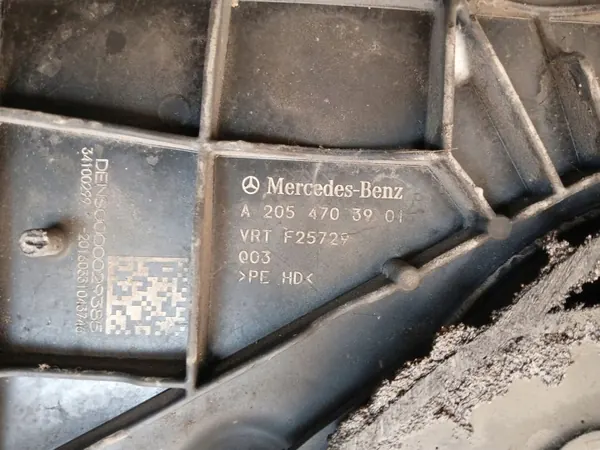 Tanque AdBlue OEM A2054703901 para Mercedes C W205 image 8