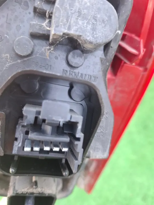 OEM 827626255 Linkes Rücklicht-Einsatz Renault Twingo 2 image 8