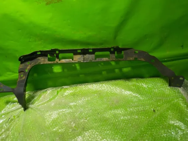 Protector radiador Scania R380 OEM 1852705 - Usado image 2