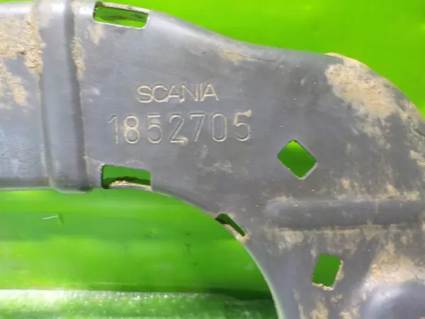 Protector radiador Scania R380 OEM 1852705 - Usado image 3