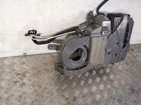Caixa do núcleo do aquecedor Hyundai OEM FBZ15478 - Usado image 6