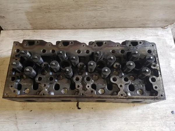 MAN TGL 4.5L Engine Head OEM D0834, 4 Cylinder image 2