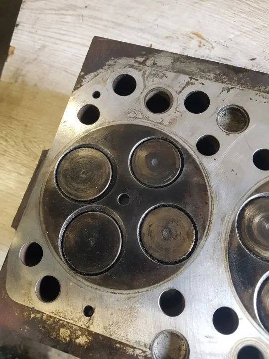 MAN TGL 4.5L Engine Head OEM D0834, 4 Cylinder image 4