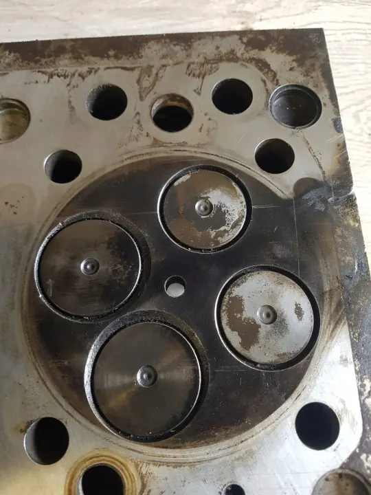 MAN TGL 4.5L Engine Head OEM D0834, 4 Cylinder image 5