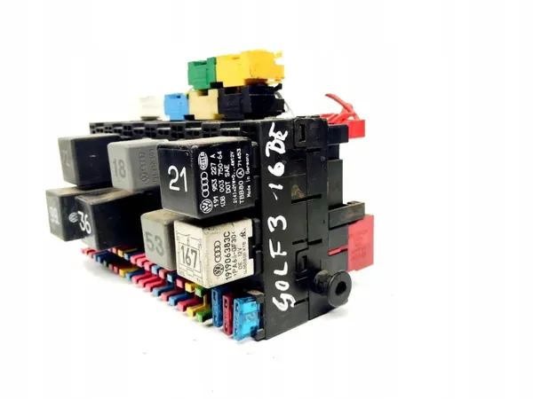 Module Boîte à Fusibles VW OEM 357937039 - État Utilisé image 4