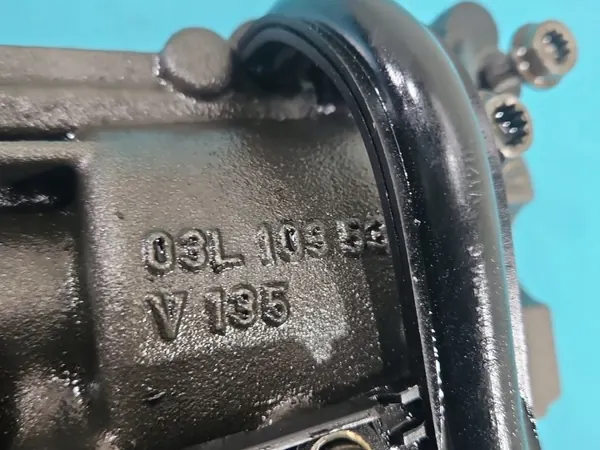 Bomba de aceite OEM 03L103535 para VW Passat B7 2.0 TDI image 3