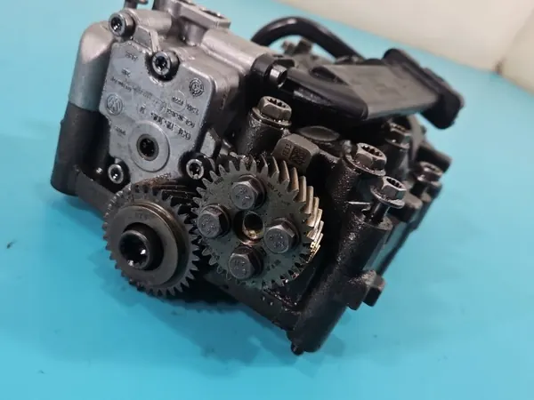 Bomba de aceite OEM 03L103535 para VW Passat B7 2.0 TDI image 6