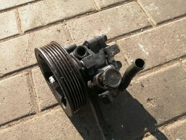 OEM 5711026300 Servostyrning för Hyundai Trajet 2.0L image 2