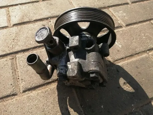 OEM 5711026300 Servostyrning för Hyundai Trajet 2.0L image 3