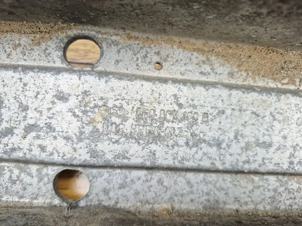 Etupuskuri Audi A4 B6 00-05 OEM 8E0807109C image 4