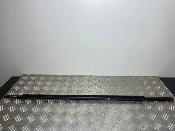 Jeep Cherokee achterruitrubber OEM FOB22799 image 3