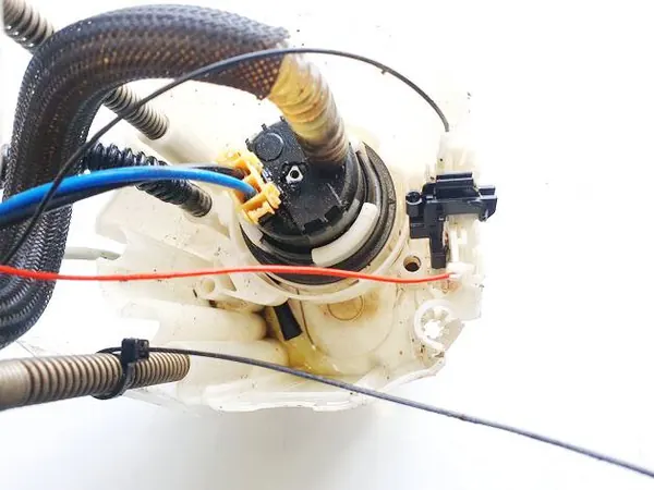 Bomba de combustible OEM 15776410 para Opel Insignia 2009 2.0L image 3