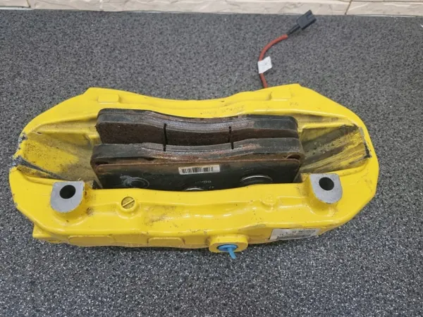 Ferrari California höger fram bromsok OEM 251518 image 3