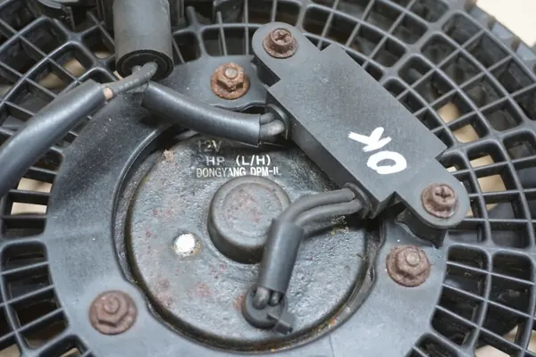 Hyundai Terracan Radiatorventilator Links 2.9 CRDi OEM image 3