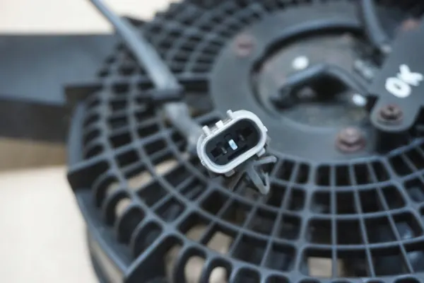 Hyundai Terracan Radiatorventilator Links 2.9 CRDi OEM image 4