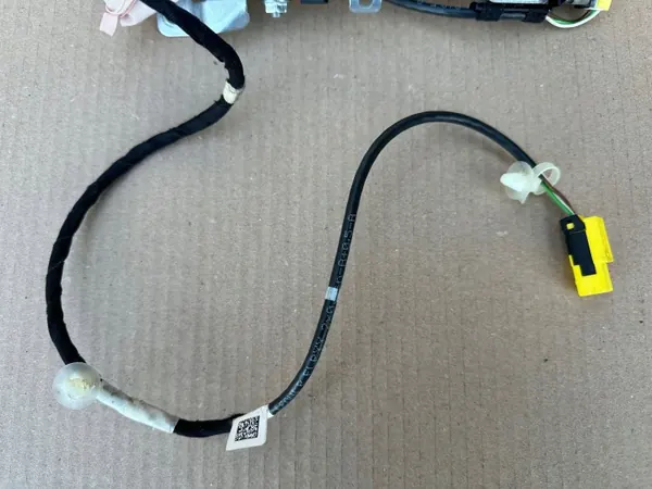 Airbag lateral esquerdo OEM 6V0880241D Skoda Fabia III image 7