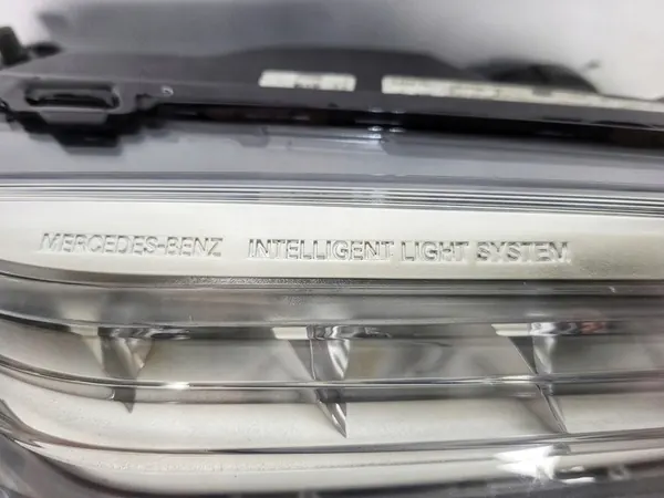 Rechter Mercedes GLK ILS BI Xenon Koplamp A2048200839 image 5