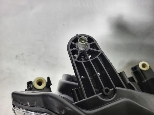 Rechter Mercedes GLK ILS BI Xenon Koplamp A2048200839 image 9