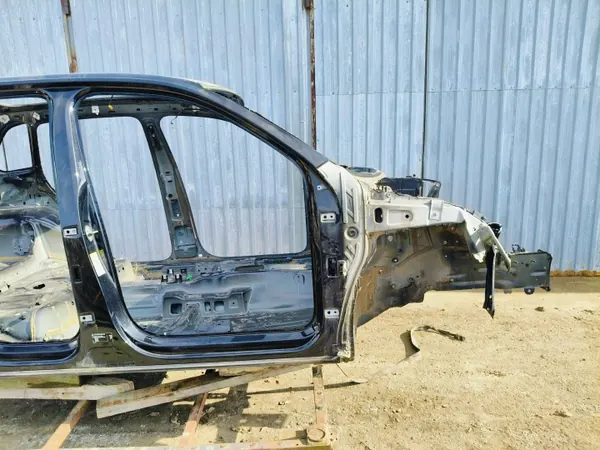 OEM 002 TIGUAN 26/04 Oikea Etulokasuoja LC9X image 2
