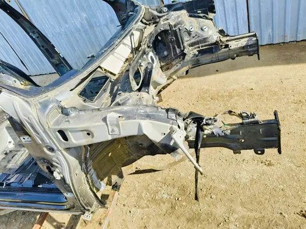 OEM 002 TIGUAN 26/04 Oikea Etulokasuoja LC9X image 6