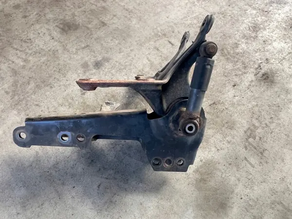 Mercedes Actros Kabinenkipphalterung OEM A9613102258 image 5