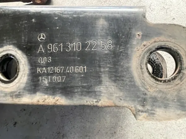 Mercedes Actros Kabinenkipphalterung OEM A9613102258 image 9