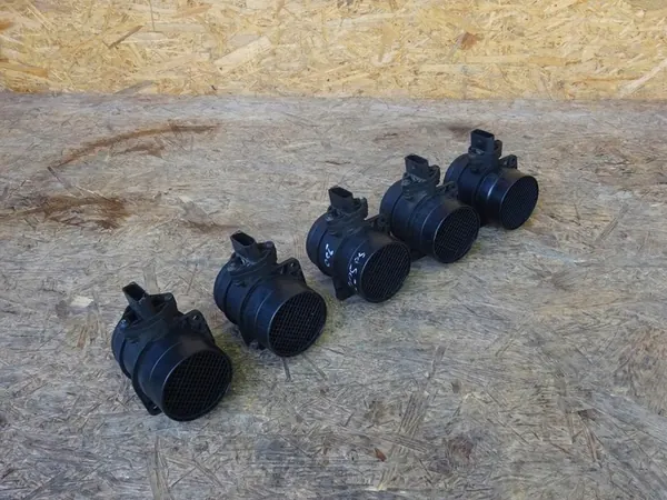 Luftmassenmesser AUDI TT 8N 1.8T 06A906461E image 4