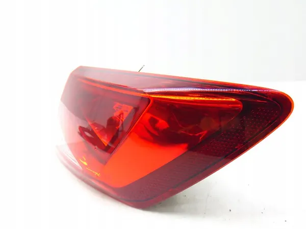 Luz trasera izquierda Seat Leon III 5F0945207C image 2