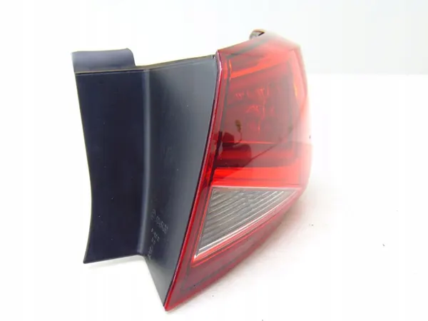 Luz trasera izquierda Seat Leon III 5F0945207C image 3