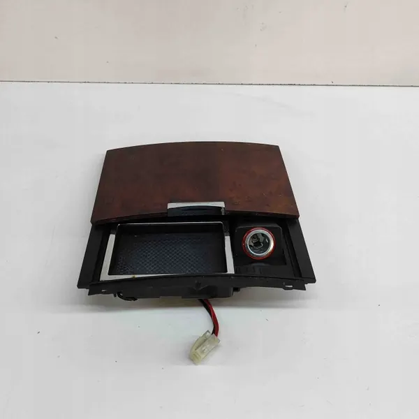 Cinzeiro VW Touareg OEM 7L6863071 - Usado image 2