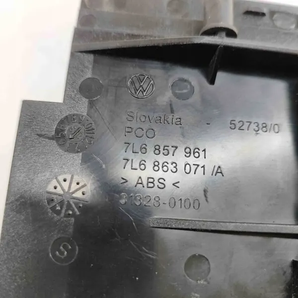 Cinzeiro VW Touareg OEM 7L6863071 - Usado image 9