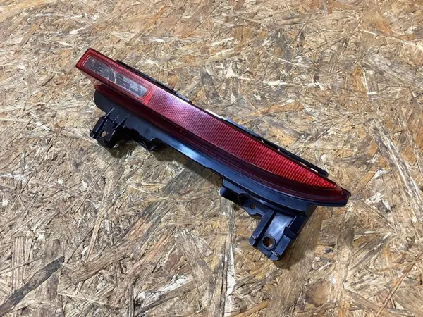 Porsche OEM 95B945701D Vänster Bak-Dimljus image 3