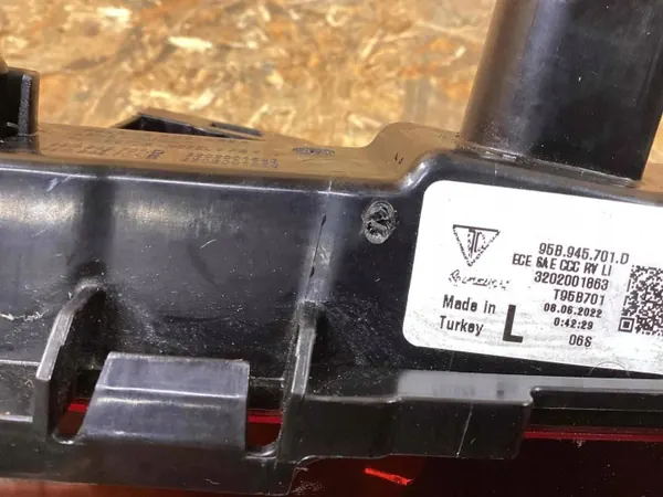 Porsche OEM 95B945701D Vänster Bak-Dimljus image 8