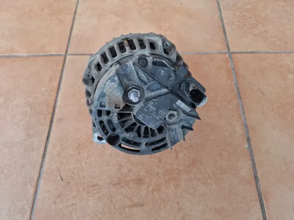 Alternaattori Mercedes W203 2.0 Kompressor image 2