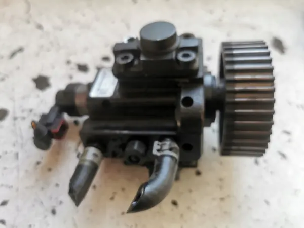 Injectiepomp Opel Insignia 0445010248 image 3