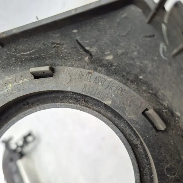 MITSUBISHI L200 V 5 15-19 Griglia Paraurti Destra 8321A602 image 3