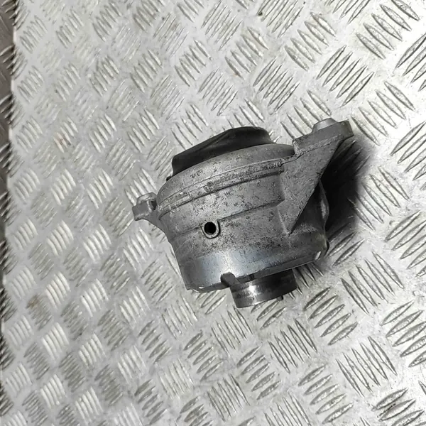 Soporte de motor izquierdo Mercedes-Benz A213 240 39 00 image 2